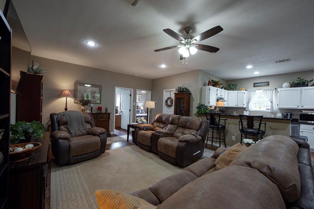 1795 1 County Road 30, Angleton, Texas 77515, 3 Bedrooms Bedrooms, 6 Rooms Rooms,2 BathroomsBathrooms,Single-family,For Sale,County Road 30,56552967
