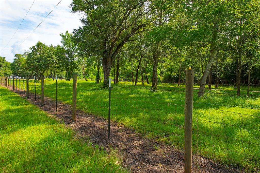 1795 1 County Road 30, Angleton, Texas 77515, 3 Bedrooms Bedrooms, 6 Rooms Rooms,2 BathroomsBathrooms,Single-family,For Sale,County Road 30,56552967