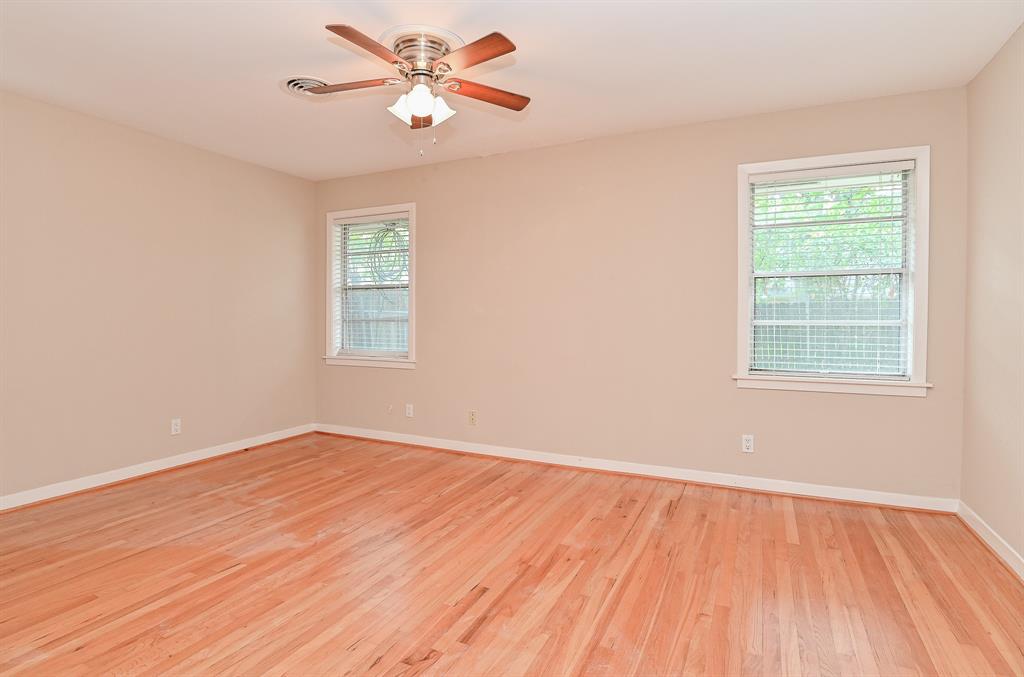 5239 1 Hummingbird Street, Houston, Texas 77035, 3 Bedrooms Bedrooms, 10 Rooms Rooms,2 BathroomsBathrooms,Single-family,For Sale,Hummingbird,81996037