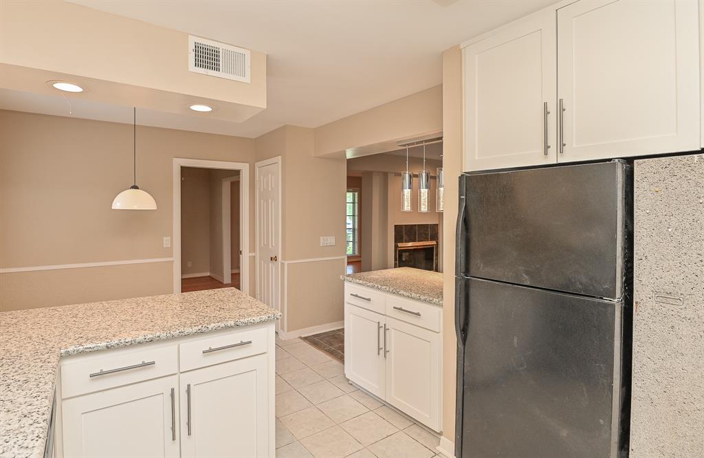 5239 1 Hummingbird Street, Houston, Texas 77035, 3 Bedrooms Bedrooms, 10 Rooms Rooms,2 BathroomsBathrooms,Single-family,For Sale,Hummingbird,81996037