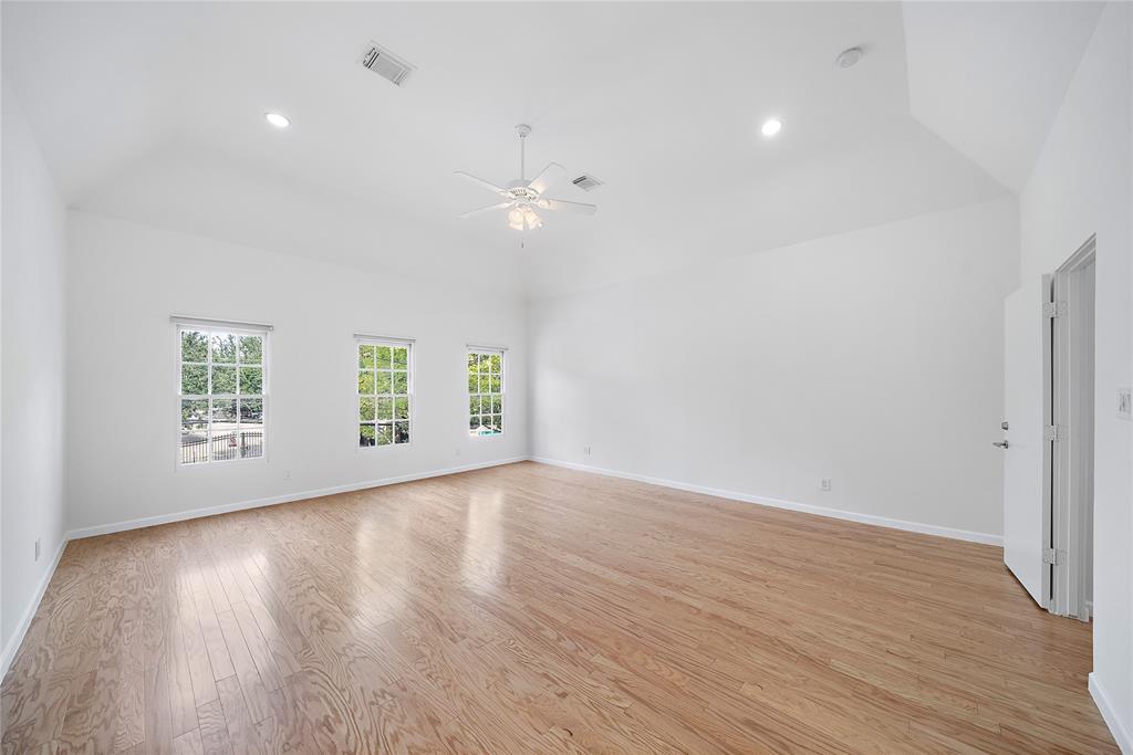 2437 3 North Blvd Boulevard, Houston, Texas 77098, 3 Bedrooms Bedrooms, 6 Rooms Rooms,2 BathroomsBathrooms,Townhouse/condo,For Sale,North Blvd,64202393