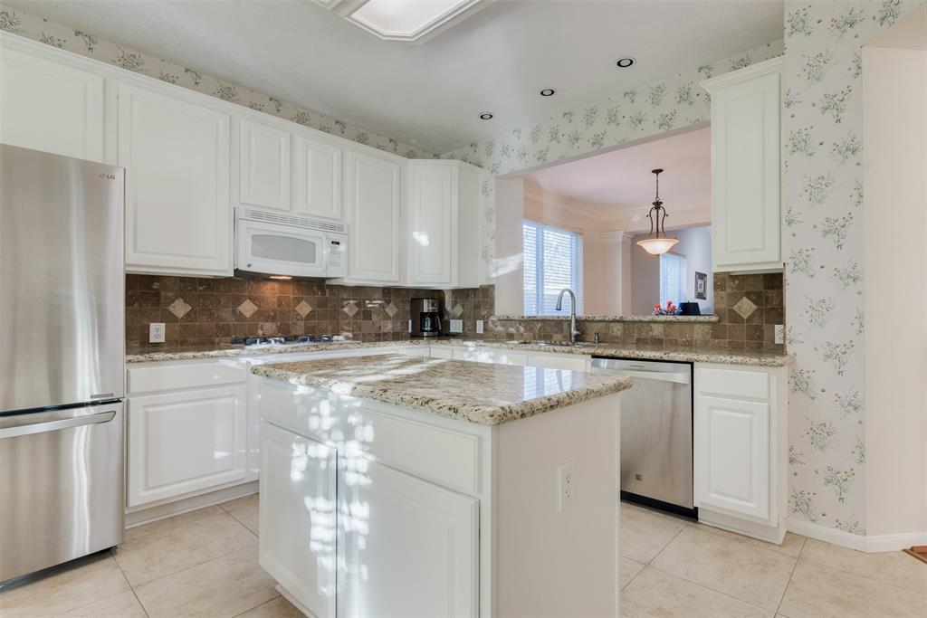 16118 2 Castlegrove Court, Tomball, Texas 77377, 4 Bedrooms Bedrooms, 9 Rooms Rooms,2 BathroomsBathrooms,Single-family,For Sale,Castlegrove,68708168