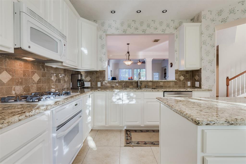 16118 2 Castlegrove Court, Tomball, Texas 77377, 4 Bedrooms Bedrooms, 9 Rooms Rooms,2 BathroomsBathrooms,Single-family,For Sale,Castlegrove,68708168