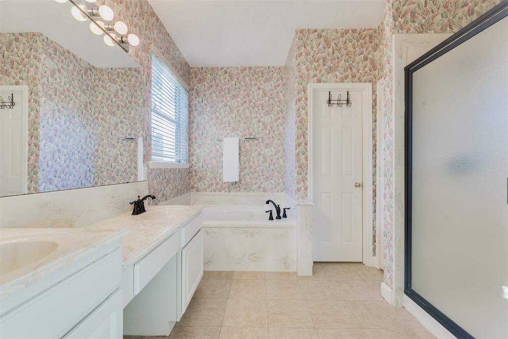 16118 2 Castlegrove Court, Tomball, Texas 77377, 4 Bedrooms Bedrooms, 9 Rooms Rooms,2 BathroomsBathrooms,Single-family,For Sale,Castlegrove,68708168