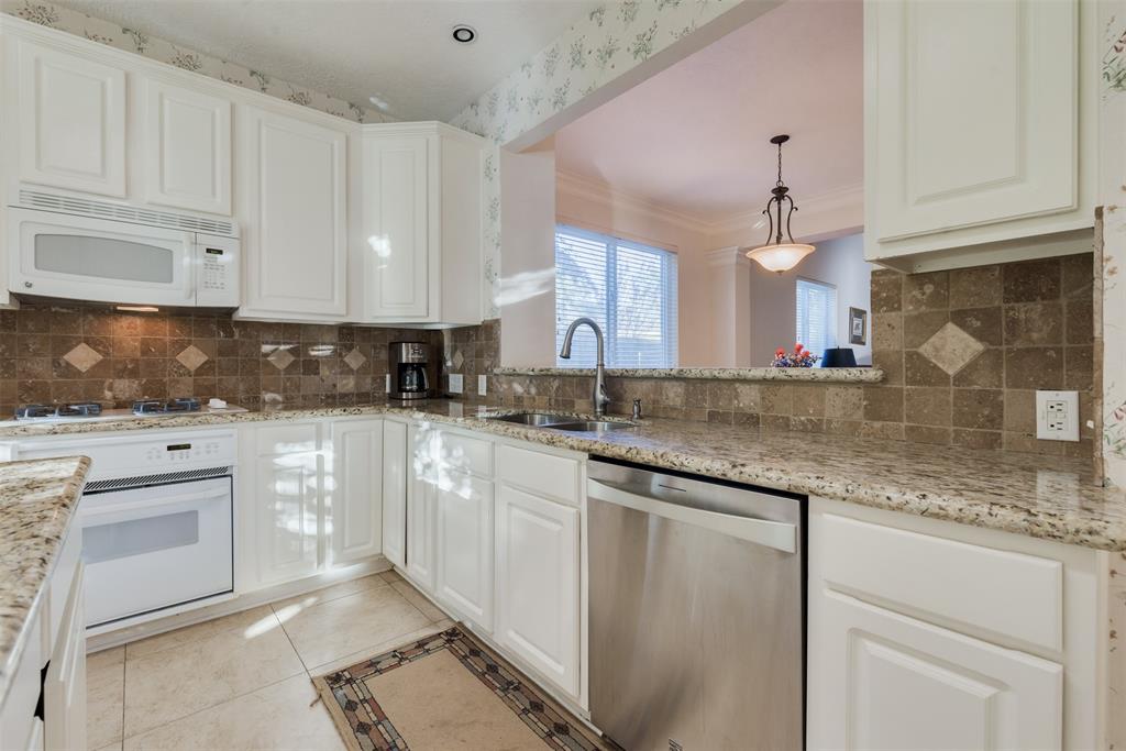 16118 2 Castlegrove Court, Tomball, Texas 77377, 4 Bedrooms Bedrooms, 9 Rooms Rooms,2 BathroomsBathrooms,Single-family,For Sale,Castlegrove,68708168