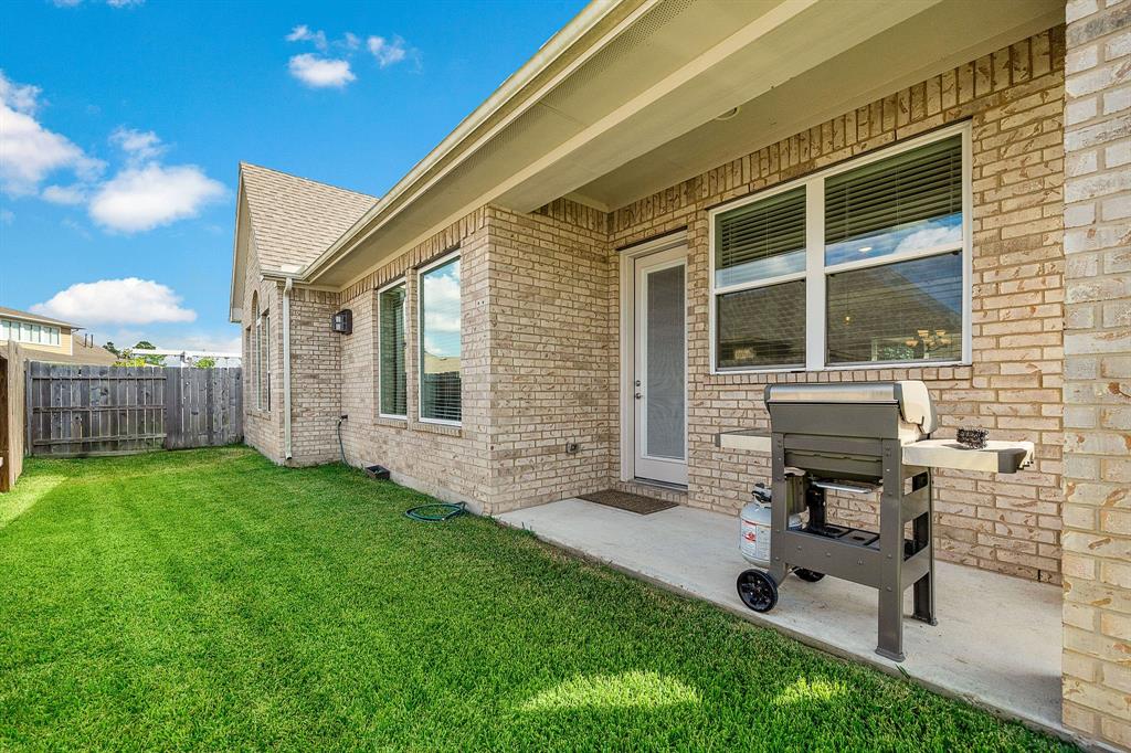 31750 1 Twin Timbers Lane, Spring, Texas 77386, 3 Bedrooms Bedrooms, 11 Rooms Rooms,2 BathroomsBathrooms,Single-family,For Sale,Twin Timbers,66917045