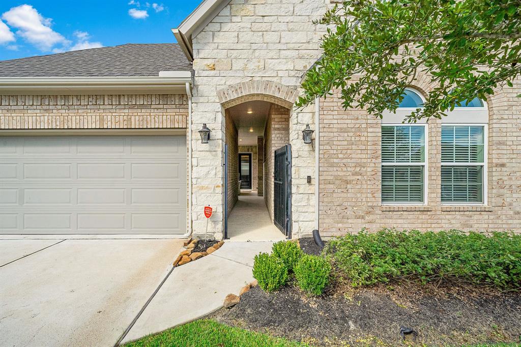 31750 1 Twin Timbers Lane, Spring, Texas 77386, 3 Bedrooms Bedrooms, 11 Rooms Rooms,2 BathroomsBathrooms,Single-family,For Sale,Twin Timbers,66917045