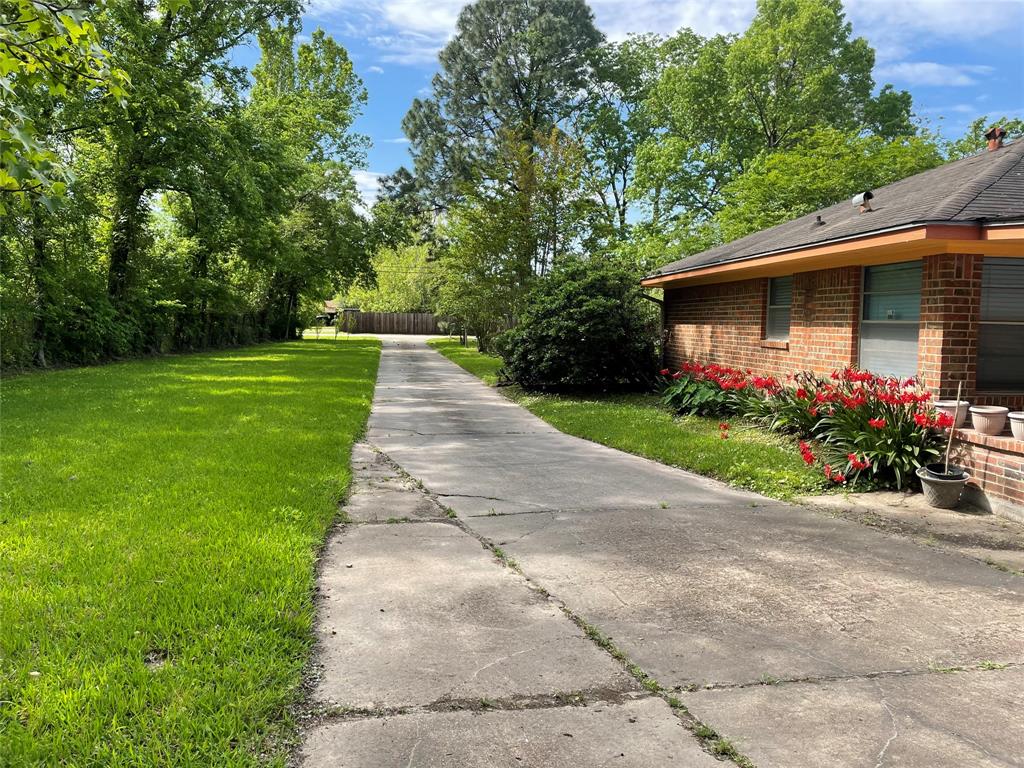 1631 1 Gault Road, Houston, Texas 77039, 4 Bedrooms Bedrooms, 6 Rooms Rooms,2 BathroomsBathrooms,Single-family,For Sale,Gault,8824551