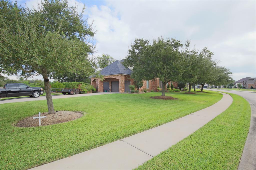 51 2 Deerwood Court, Lake Jackson, Texas 77566, 4 Bedrooms Bedrooms, 5 Rooms Rooms,3 BathroomsBathrooms,Single-family,For Sale,Deerwood,92300219