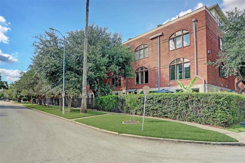 3300 4 Taft Street, Houston, Texas 77006, 3 Bedrooms Bedrooms, 3 Rooms Rooms,3 BathroomsBathrooms,Townhouse/condo,For Sale,Taft,48902520