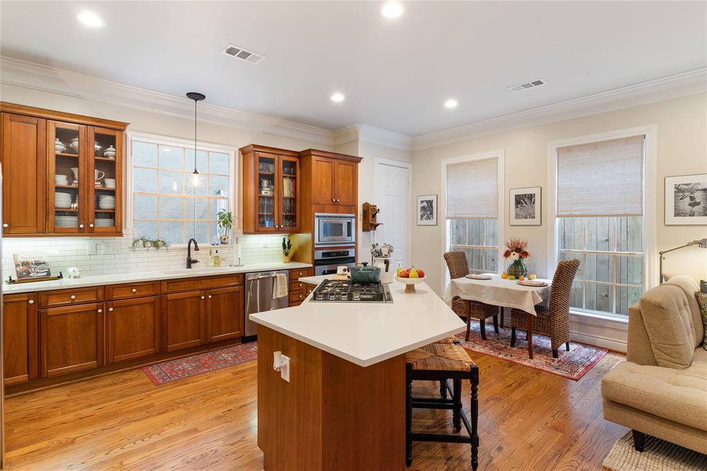 3214 3 Pemberton Circle Drive, Houston, Texas 77025, 3 Bedrooms Bedrooms, 6 Rooms Rooms,2 BathroomsBathrooms,Single-family,For Sale,Pemberton Circle,87207982