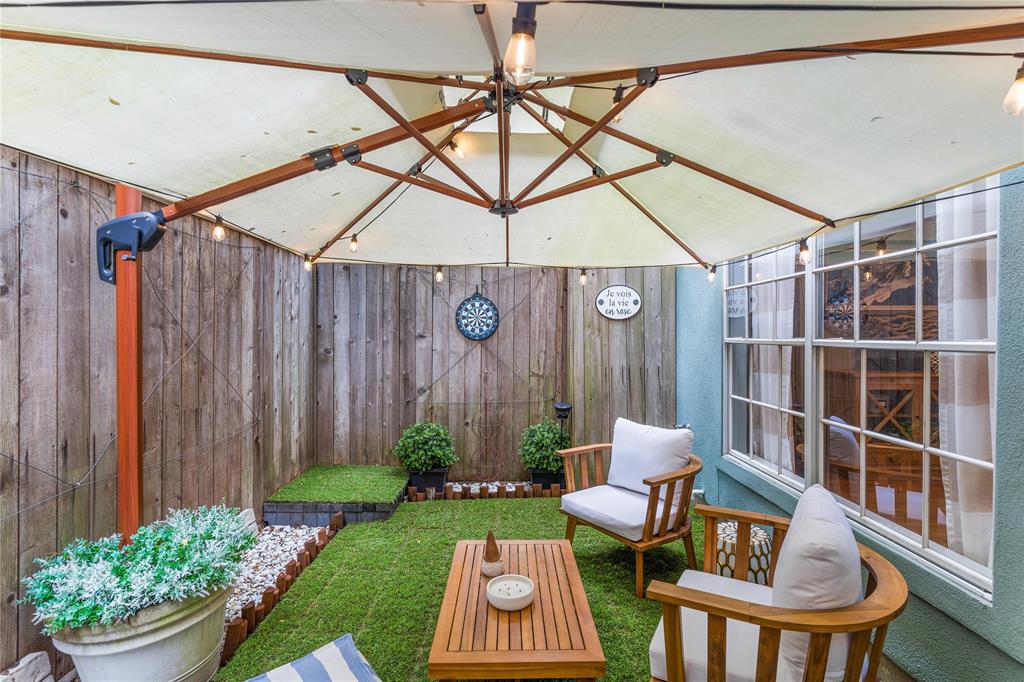 3214 3 Pemberton Circle Drive, Houston, Texas 77025, 3 Bedrooms Bedrooms, 6 Rooms Rooms,2 BathroomsBathrooms,Single-family,For Sale,Pemberton Circle,87207982