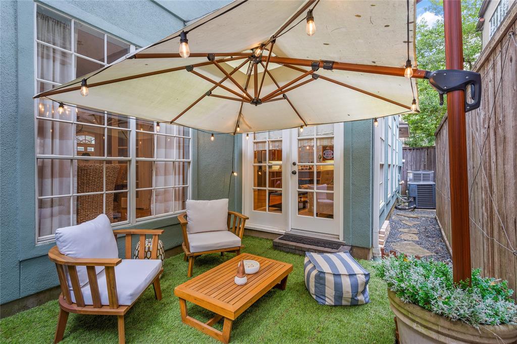 3214 3 Pemberton Circle Drive, Houston, Texas 77025, 3 Bedrooms Bedrooms, 6 Rooms Rooms,2 BathroomsBathrooms,Single-family,For Sale,Pemberton Circle,87207982