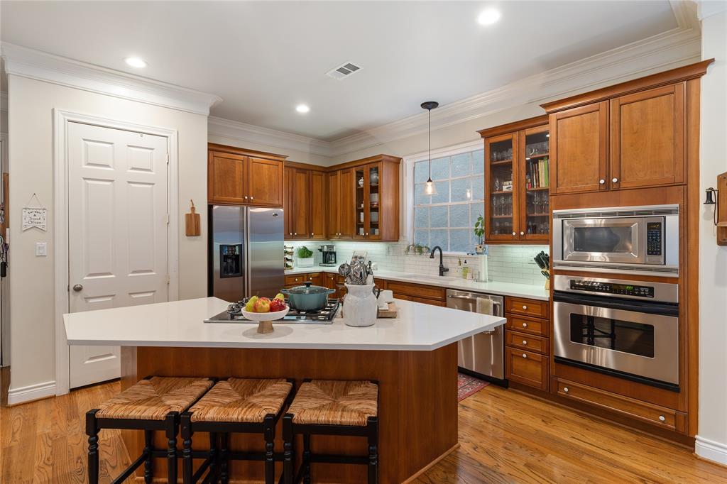 3214 3 Pemberton Circle Drive, Houston, Texas 77025, 3 Bedrooms Bedrooms, 6 Rooms Rooms,2 BathroomsBathrooms,Single-family,For Sale,Pemberton Circle,87207982