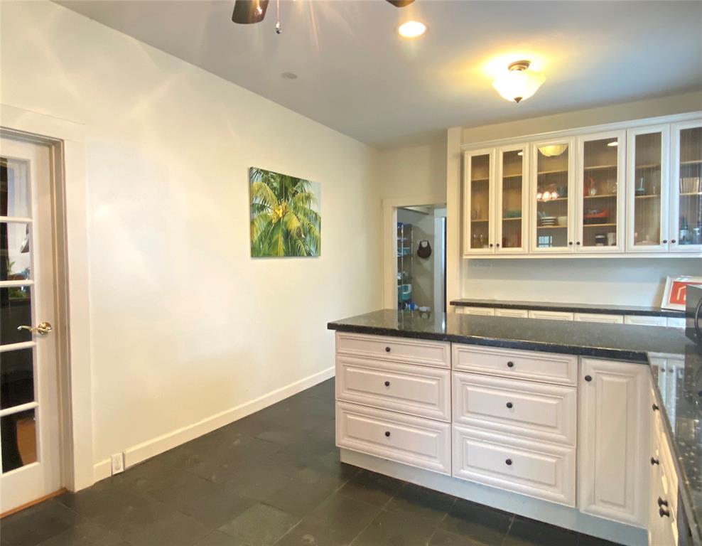 1623 1.5 Broadway Street, Galveston, Texas 77550, 3 Bedrooms Bedrooms, 8 Rooms Rooms,2 BathroomsBathrooms,Single-family,For Sale,Broadway,54762730