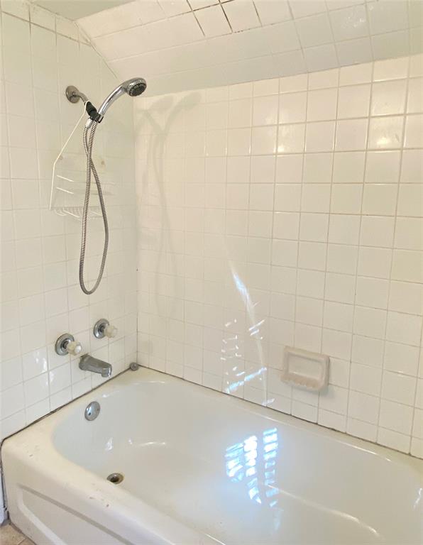 1623 1.5 Broadway Street, Galveston, Texas 77550, 3 Bedrooms Bedrooms, 8 Rooms Rooms,2 BathroomsBathrooms,Single-family,For Sale,Broadway,54762730