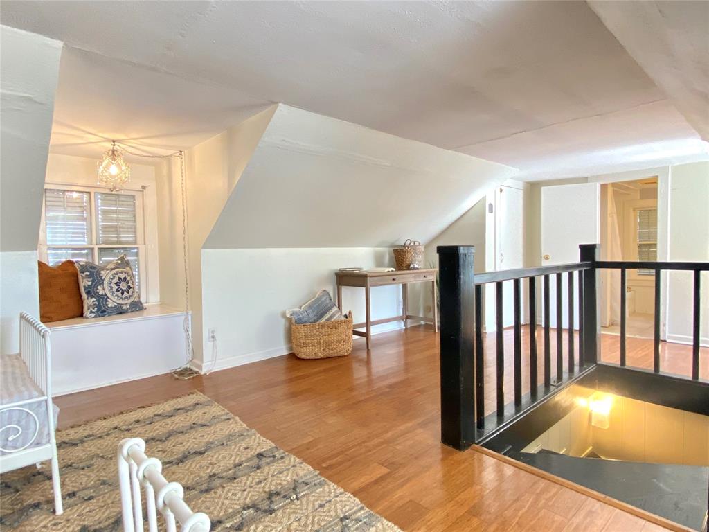 1623 1.5 Broadway Street, Galveston, Texas 77550, 3 Bedrooms Bedrooms, 8 Rooms Rooms,2 BathroomsBathrooms,Single-family,For Sale,Broadway,54762730