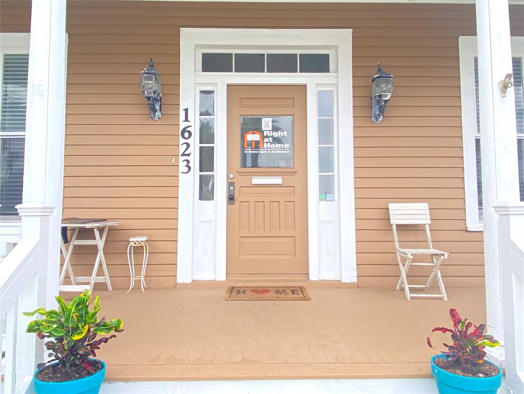 1623 1.5 Broadway Street, Galveston, Texas 77550, 3 Bedrooms Bedrooms, 8 Rooms Rooms,2 BathroomsBathrooms,Single-family,For Sale,Broadway,54762730