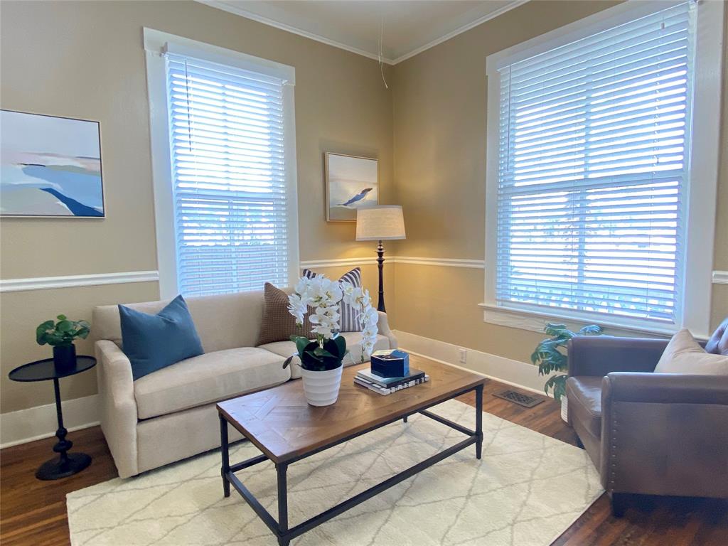 1623 1.5 Broadway Street, Galveston, Texas 77550, 3 Bedrooms Bedrooms, 8 Rooms Rooms,2 BathroomsBathrooms,Single-family,For Sale,Broadway,54762730