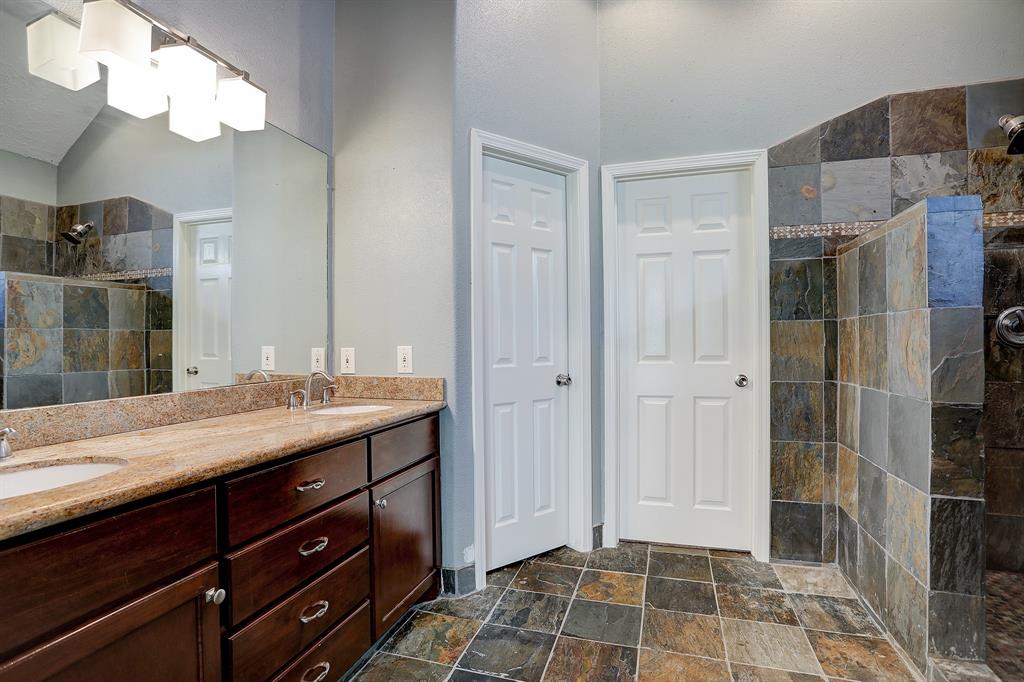 3117 2 English Oaks Boulevard, Pearland, Texas 77584, 4 Bedrooms Bedrooms, 4 Rooms Rooms,2 BathroomsBathrooms,Single-family,For Sale,English Oaks,74079446