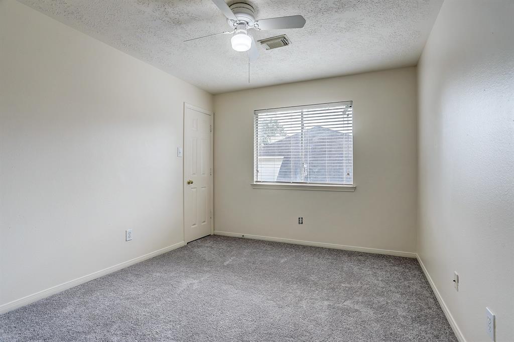 3117 2 English Oaks Boulevard, Pearland, Texas 77584, 4 Bedrooms Bedrooms, 4 Rooms Rooms,2 BathroomsBathrooms,Single-family,For Sale,English Oaks,74079446