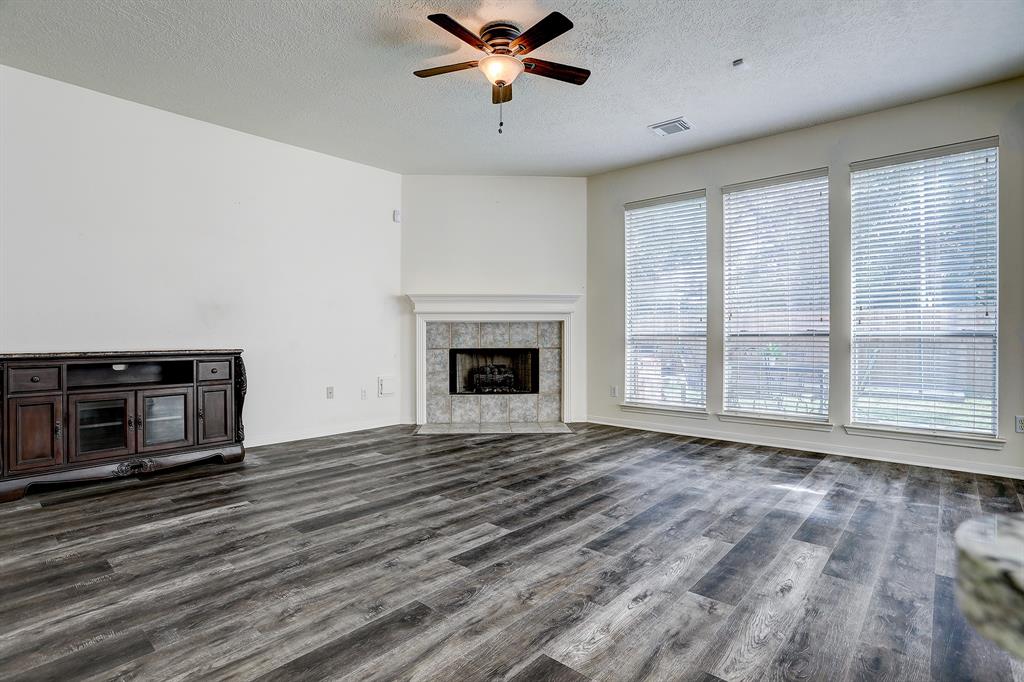 3117 2 English Oaks Boulevard, Pearland, Texas 77584, 4 Bedrooms Bedrooms, 4 Rooms Rooms,2 BathroomsBathrooms,Single-family,For Sale,English Oaks,74079446