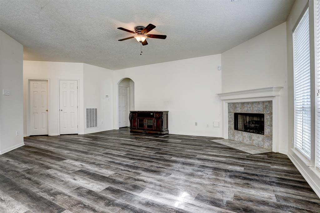 3117 2 English Oaks Boulevard, Pearland, Texas 77584, 4 Bedrooms Bedrooms, 4 Rooms Rooms,2 BathroomsBathrooms,Single-family,For Sale,English Oaks,74079446