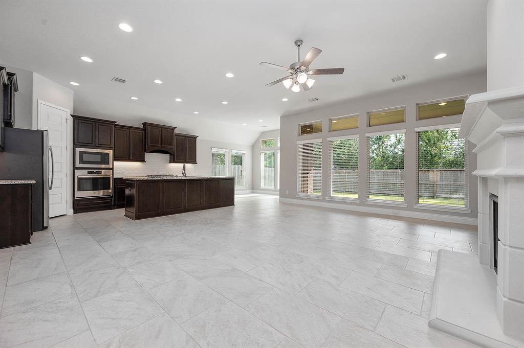 217 1 Red Petal Way, Conroe, Texas 77304, 4 Bedrooms Bedrooms, 8 Rooms Rooms,3 BathroomsBathrooms,Single-family,For Sale,Red Petal,62405222