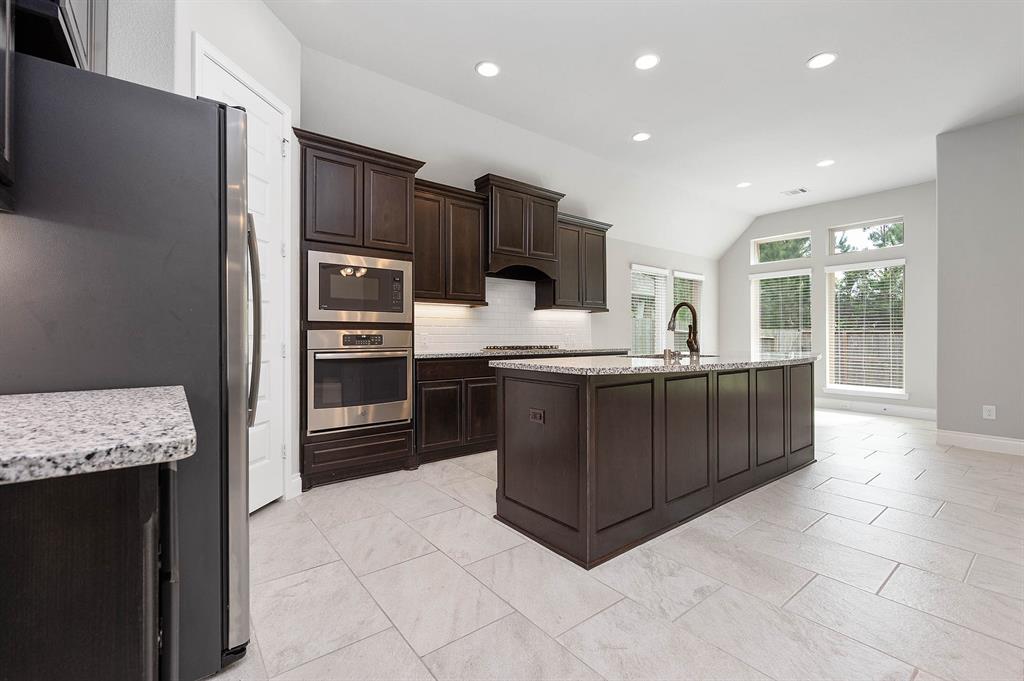 217 1 Red Petal Way, Conroe, Texas 77304, 4 Bedrooms Bedrooms, 8 Rooms Rooms,3 BathroomsBathrooms,Single-family,For Sale,Red Petal,62405222