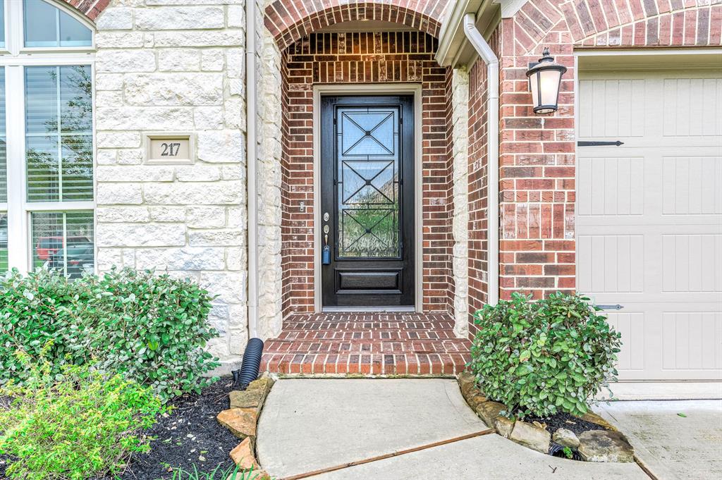 217 1 Red Petal Way, Conroe, Texas 77304, 4 Bedrooms Bedrooms, 8 Rooms Rooms,3 BathroomsBathrooms,Single-family,For Sale,Red Petal,62405222