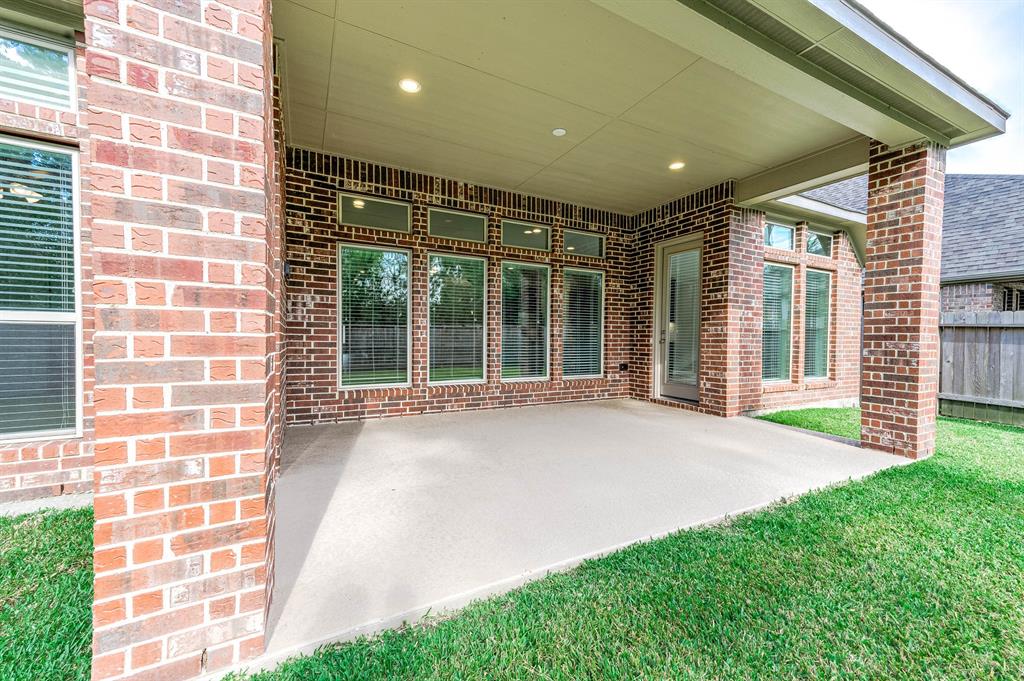 217 1 Red Petal Way, Conroe, Texas 77304, 4 Bedrooms Bedrooms, 8 Rooms Rooms,3 BathroomsBathrooms,Single-family,For Sale,Red Petal,62405222