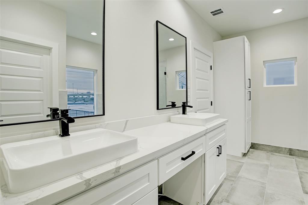 3018 4 Markle Drive, Houston, Texas 77003, 3 Bedrooms Bedrooms, 6 Rooms Rooms,3 BathroomsBathrooms,Single-family,For Sale,Markle,85703473
