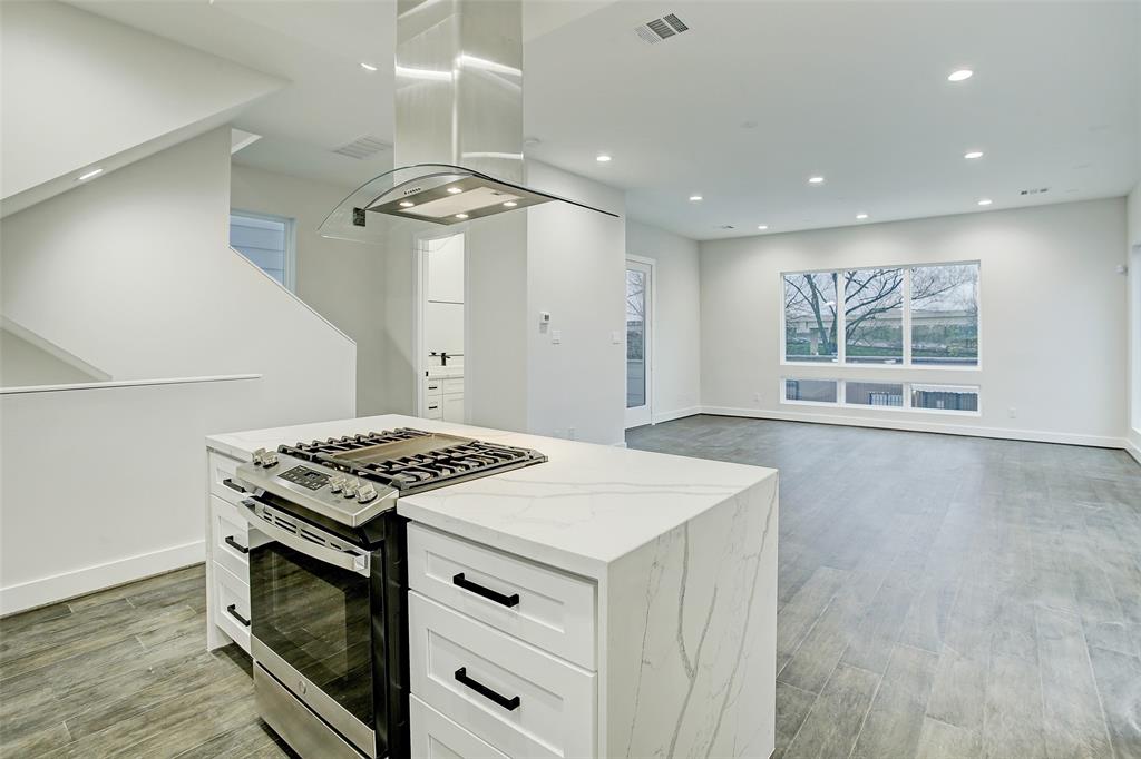 3018 4 Markle Drive, Houston, Texas 77003, 3 Bedrooms Bedrooms, 6 Rooms Rooms,3 BathroomsBathrooms,Single-family,For Sale,Markle,85703473
