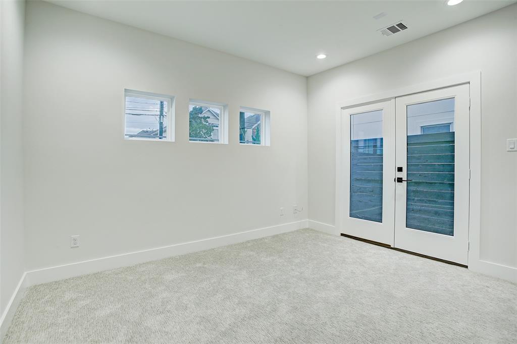 3018 4 Markle Drive, Houston, Texas 77003, 3 Bedrooms Bedrooms, 6 Rooms Rooms,3 BathroomsBathrooms,Single-family,For Sale,Markle,85703473