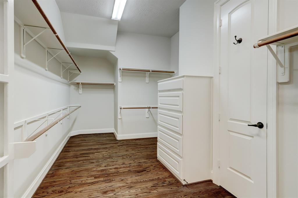 8303 2 Lorrie Drive, Houston, Texas 77025, 5 Bedrooms Bedrooms, 12 Rooms Rooms,4 BathroomsBathrooms,Single-family,For Sale,Lorrie,82269277