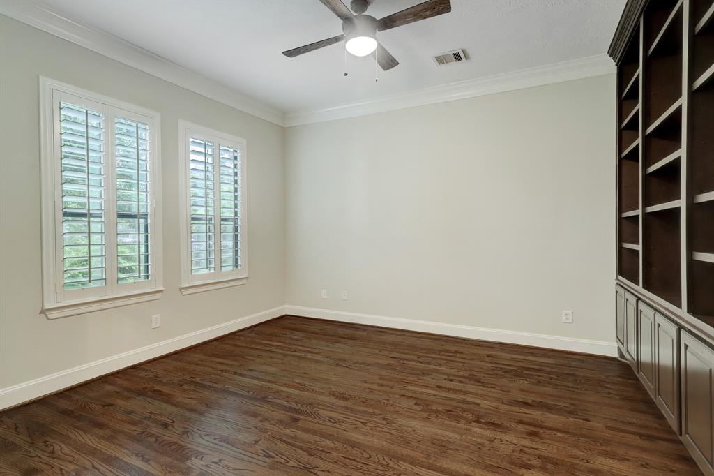 8303 2 Lorrie Drive, Houston, Texas 77025, 5 Bedrooms Bedrooms, 12 Rooms Rooms,4 BathroomsBathrooms,Single-family,For Sale,Lorrie,82269277