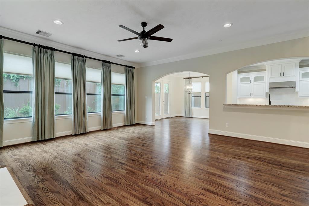 8303 2 Lorrie Drive, Houston, Texas 77025, 5 Bedrooms Bedrooms, 12 Rooms Rooms,4 BathroomsBathrooms,Single-family,For Sale,Lorrie,82269277