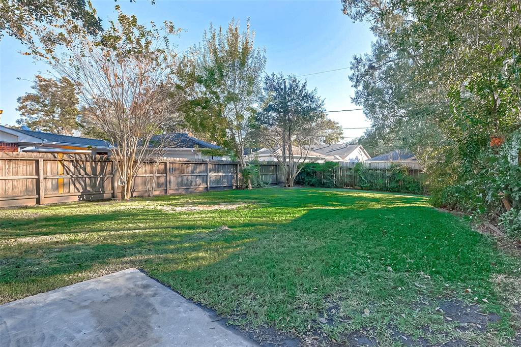 6227 2 Bayou Bridge Drive, Houston, Texas 77096, 5 Bedrooms Bedrooms, 13 Rooms Rooms,2 BathroomsBathrooms,Single-family,For Sale,Bayou Bridge,41563728