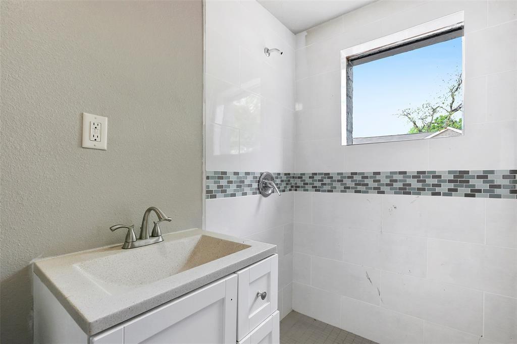 1126 1 Ryon Street, Houston, Texas 77009, 5 Bedrooms Bedrooms, ,3 BathroomsBathrooms,Multi-family,For Sale,Ryon,70801374