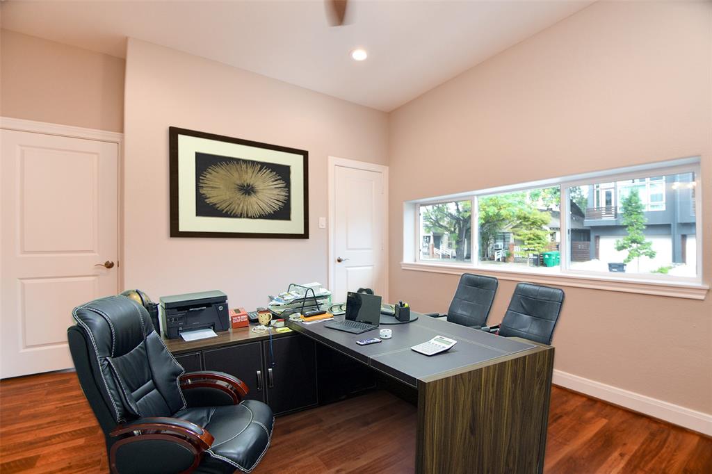 1209 1 Crockett Street, Houston, Texas 77007, 3 Bedrooms Bedrooms, 5 Rooms Rooms,2 BathroomsBathrooms,Single-family,For Sale,Crockett,71655415