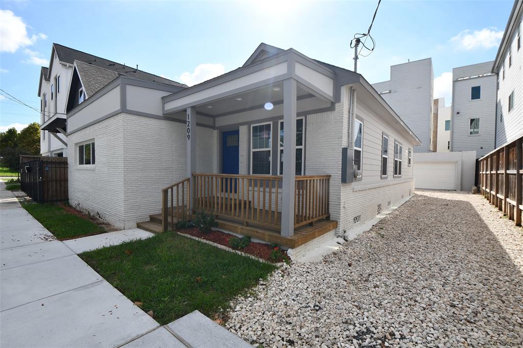 1209 1 Crockett Street, Houston, Texas 77007, 3 Bedrooms Bedrooms, 5 Rooms Rooms,2 BathroomsBathrooms,Single-family,For Sale,Crockett,71655415