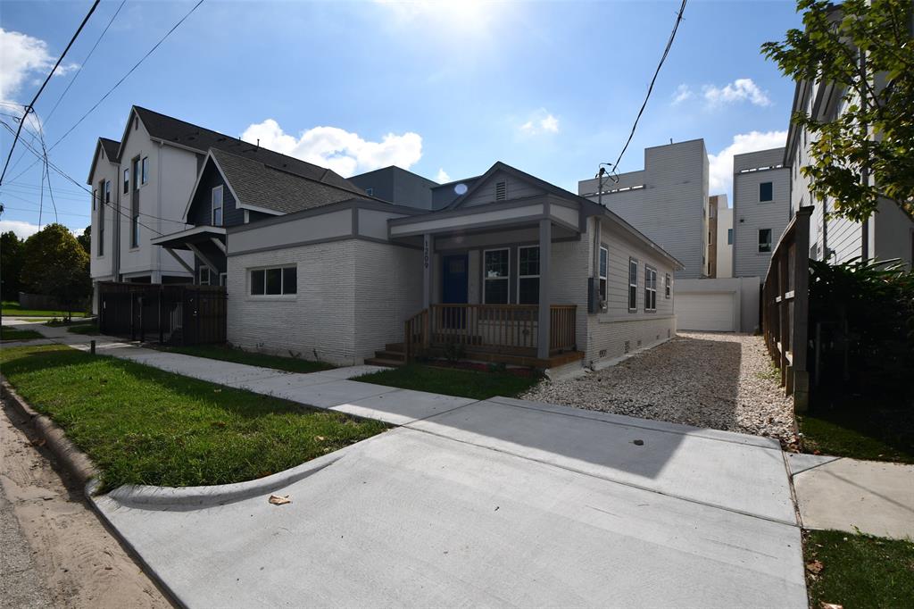 1209 1 Crockett Street, Houston, Texas 77007, 3 Bedrooms Bedrooms, 5 Rooms Rooms,2 BathroomsBathrooms,Single-family,For Sale,Crockett,71655415