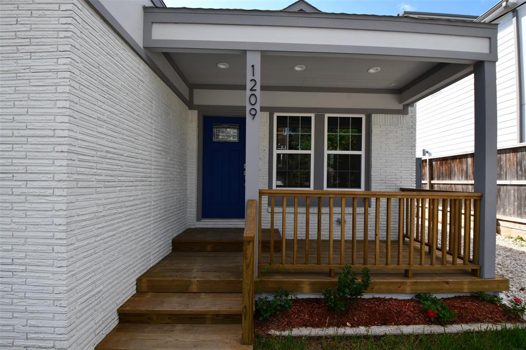 1209 1 Crockett Street, Houston, Texas 77007, 3 Bedrooms Bedrooms, 5 Rooms Rooms,2 BathroomsBathrooms,Single-family,For Sale,Crockett,71655415