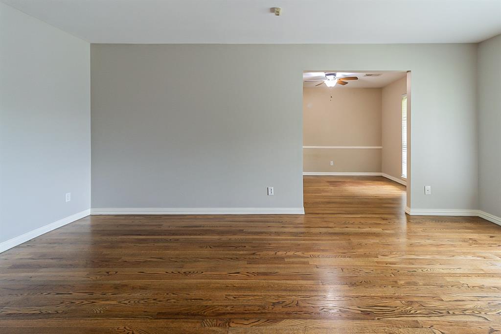 5234 1 Hummingbird Street, Houston, Texas 77035, 3 Bedrooms Bedrooms, 3 Rooms Rooms,2 BathroomsBathrooms,Single-family,For Sale,Hummingbird,66867065