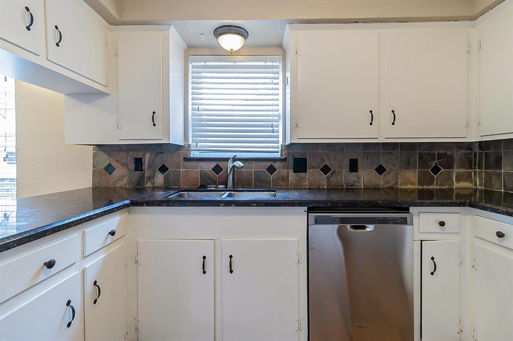 5234 1 Hummingbird Street, Houston, Texas 77035, 3 Bedrooms Bedrooms, 3 Rooms Rooms,2 BathroomsBathrooms,Single-family,For Sale,Hummingbird,66867065