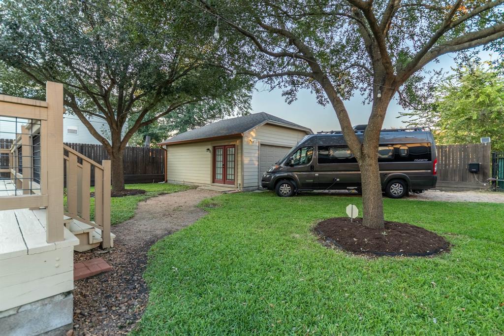 901 1 21st Street, Houston, Texas 77008, 3 Bedrooms Bedrooms, 8 Rooms Rooms,2 BathroomsBathrooms,Single-family,For Sale,21st,93358948