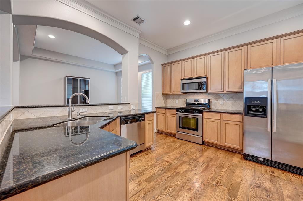 2815 3 Sherwin Street, Houston, Texas 77007, 3 Bedrooms Bedrooms, 7 Rooms Rooms,3 BathroomsBathrooms,Single-family,For Sale,Sherwin,57369634