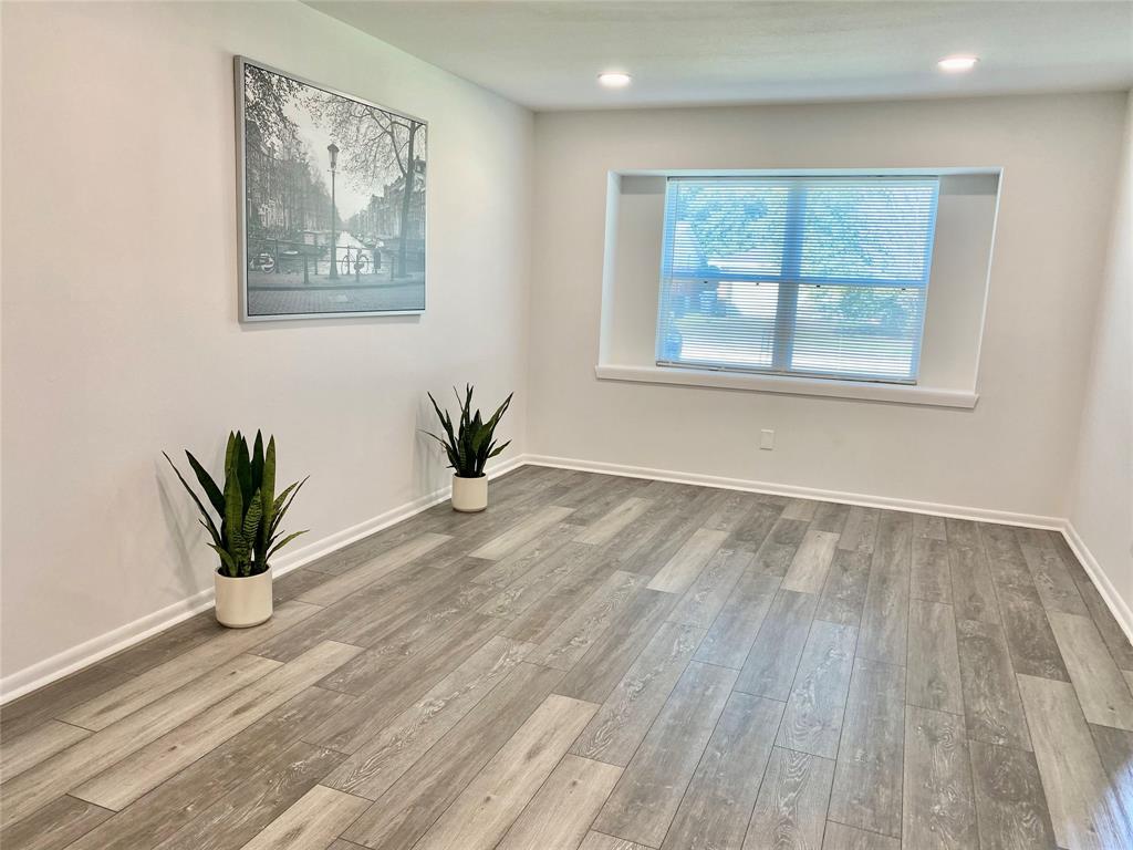 5819 1 Dryad Drive, Houston, Texas 77035, 4 Bedrooms Bedrooms, 7 Rooms Rooms,2 BathroomsBathrooms,Single-family,For Sale,Dryad,68639022
