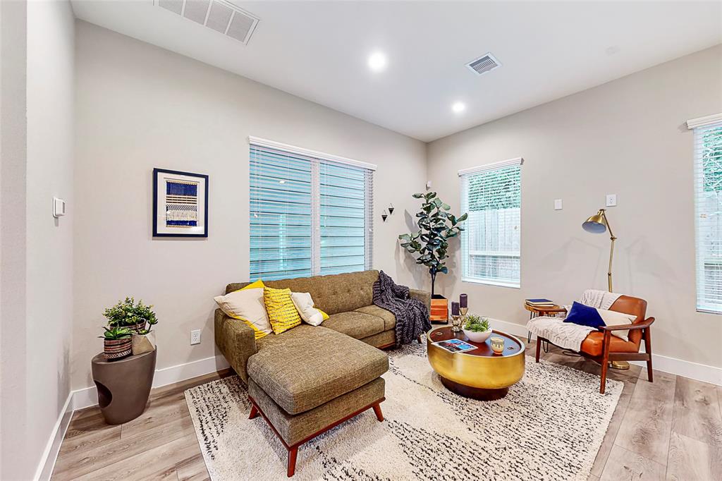 1068 2 Mansfield Street, Houston, Texas 77091, 3 Bedrooms Bedrooms, 3 Rooms Rooms,2 BathroomsBathrooms,Single-family,For Sale,Mansfield,68907514
