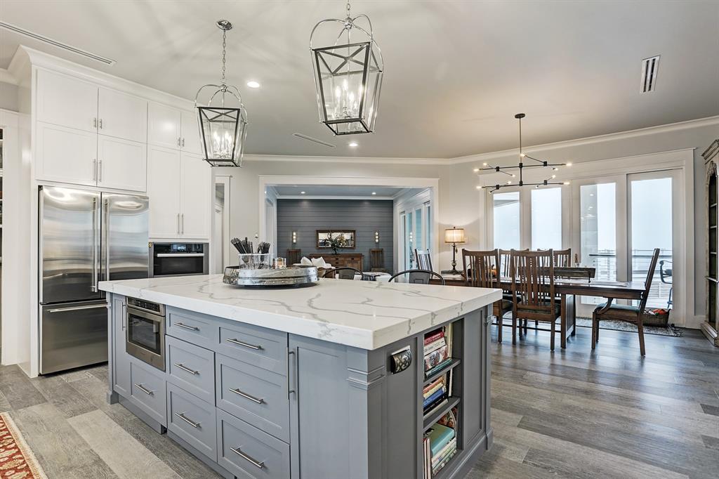 943 3 Long Reach Drive, Tiki Island, Texas 77554, 4 Bedrooms Bedrooms, 11 Rooms Rooms,4 BathroomsBathrooms,Single-family,For Sale,Long Reach,79773457